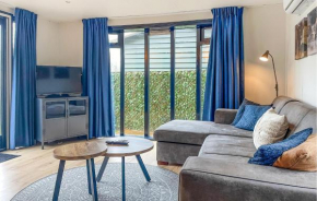 2 Bedroom Beautiful StaCaravan In Zeeland